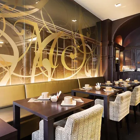 尚贝朗莫嘉娜酒店 3*