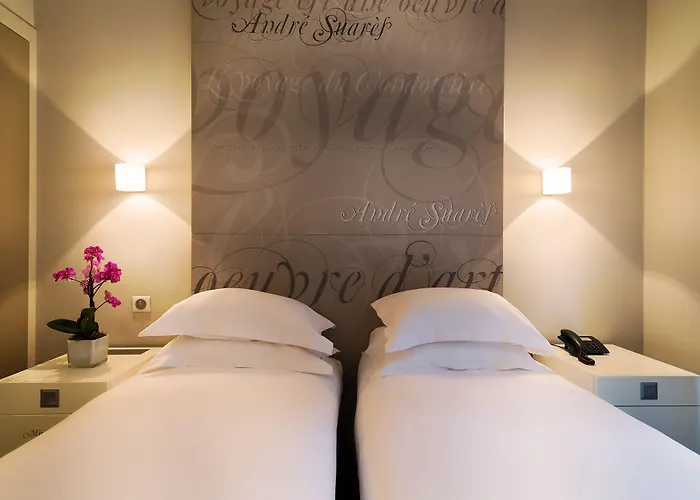 Hotel Chambellan Morgane 3*